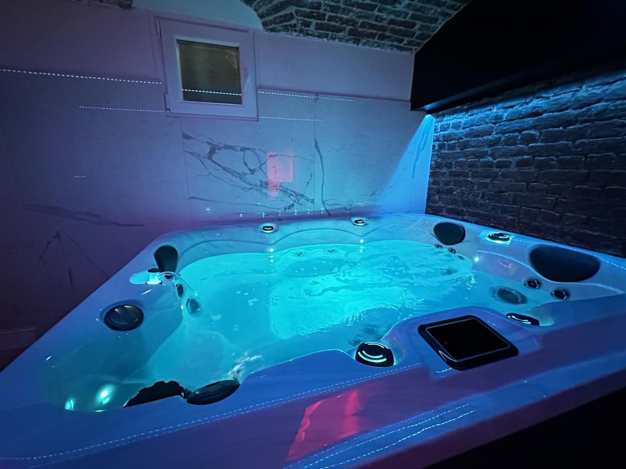 Le Bijou - Appartement, Sauna Et Jacuzzi - Lille Eksteriør bilde