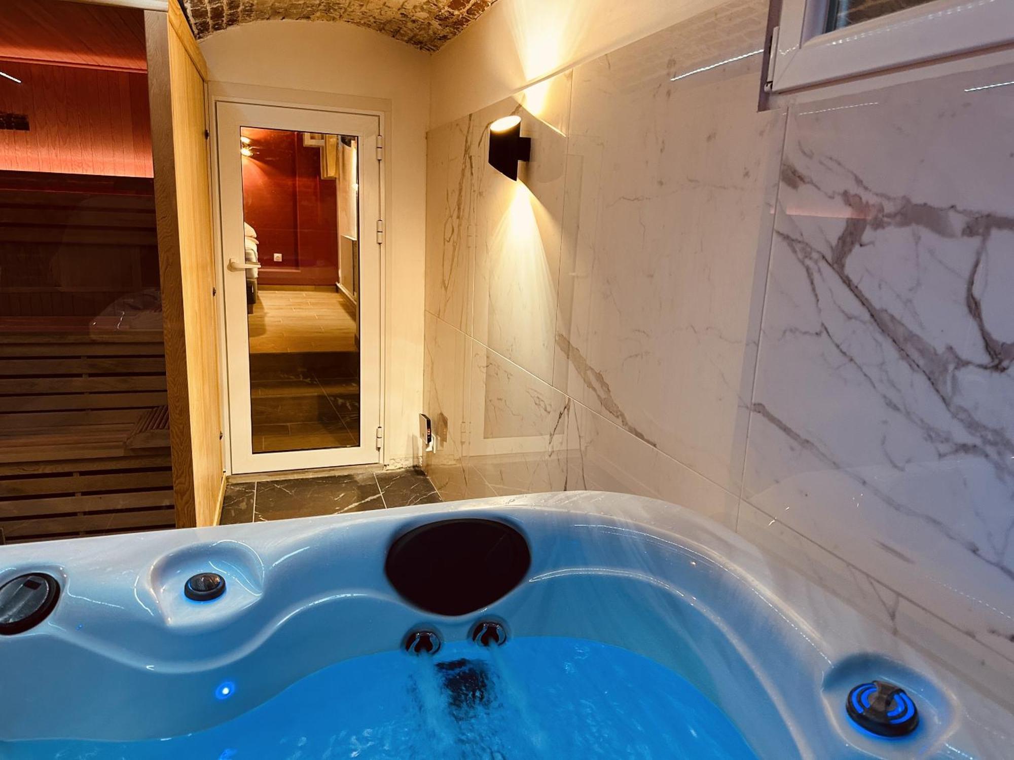 Le Bijou - Appartement, Sauna Et Jacuzzi - Lille Eksteriør bilde